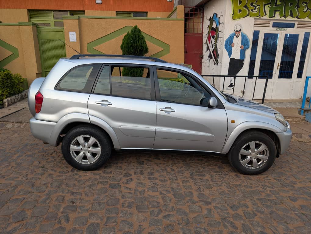 Toyota RAV4 2002 rental in Kigali